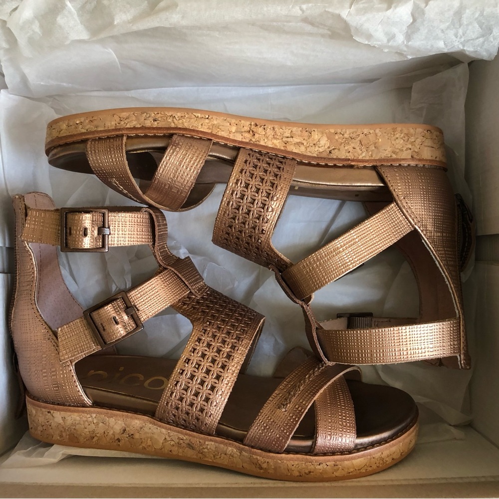 Nicole leather NWB sandal sz 6
